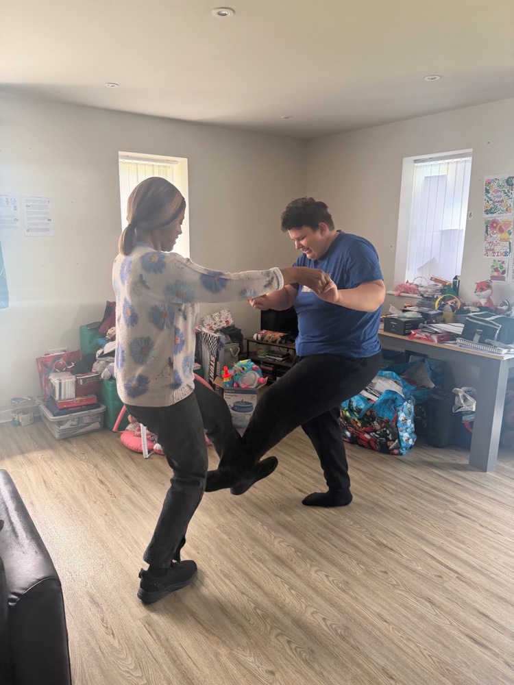 TW dancing to music